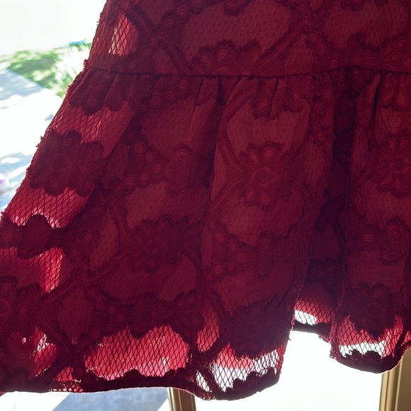 NWT beautiful burgundy dress - Picture 4 of 4